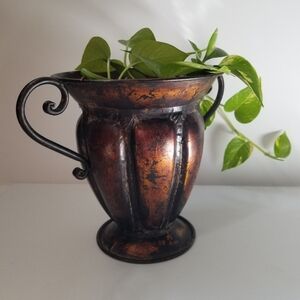 VASE - METAL - GARDEN RIDGE